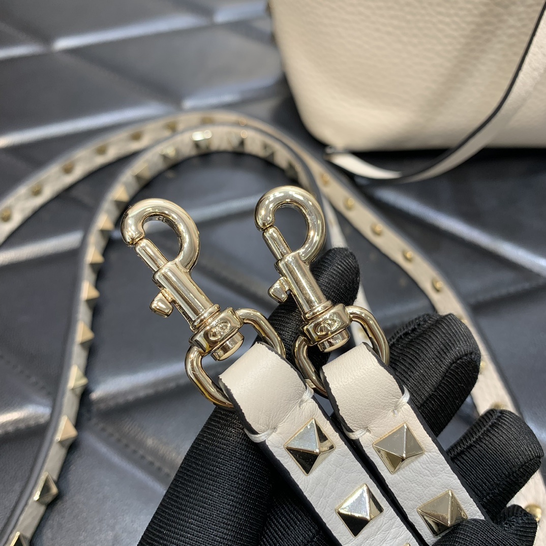 Valentino Garavani Rockstud Bucket Bag in Ivory Grainy Calfskin